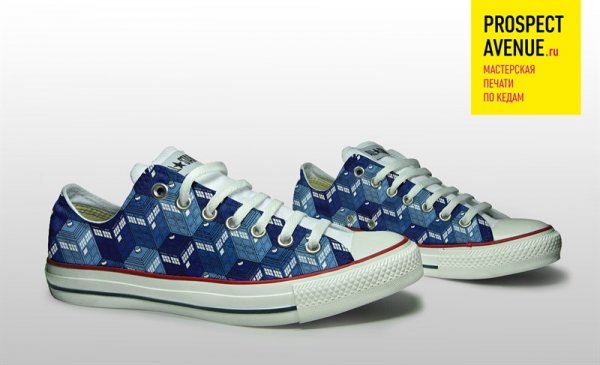 Кеды Converse «Низкие с узором из ТАРДИС»