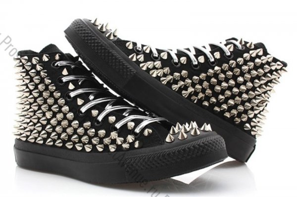 Высокие кеды Converse «Полностью черныe c серебристыми шипами»
